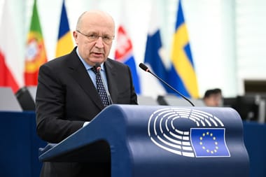 Europe should avoid ‘angry divorce’ with US, defense chief warns