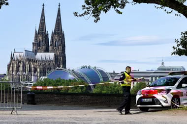 World War II bombs trigger huge evacuation in Cologne